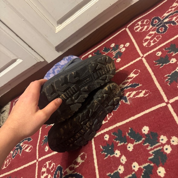 Durable Columbia snow boots for kids. Black base with lavender chevron design. I - Picture 6 of 6